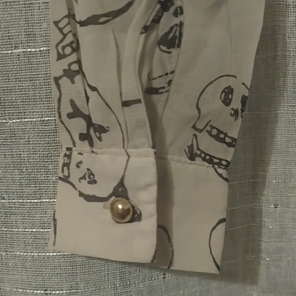 Skull sheer button up Top - Picture 3 of 3